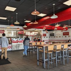 Five Guys - Dining area