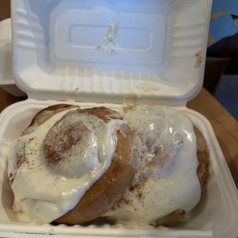 Pau Bakery - Cinnamon Rolls - Bakeries Near Me - Lahaina, Hawaii