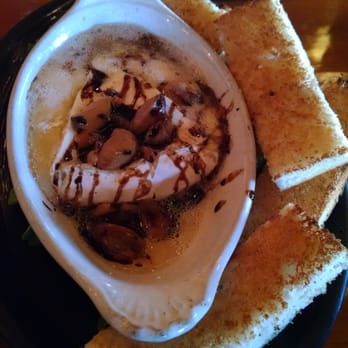 La Conner Brewing - Baked brie - Breweries Near Me - La Conner, Washington