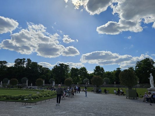 Jardin du Luxembourg by null