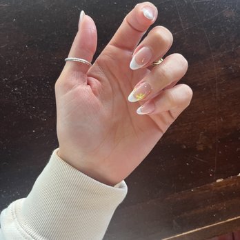IL Giglio Nail & Spa - Hard Gel / Gel X Manicure. - Nail Salons Near Me - Brooklyn, New York