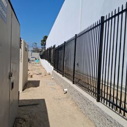 B & E Fencing