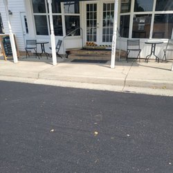Eazy's Kitchen and Bar