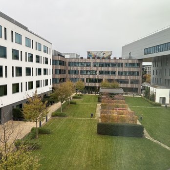 Moxy Munich Ostbahnhof - Courtyard - Hotels Near Me - Munich, BY