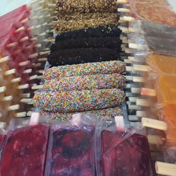 La Michoacana - Frozen bananas with a variety of toppings . - Ice Cream & Frozen Yogurt Near Me - San Miguel, ROO La Michoacana - Frozen bananas with a variety of toppings . - Ice Cream & Frozen Yogurt Near Me - San Miguel, ROO