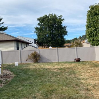 A Plus Contractors - Vinyl fence - Fences & Gates Near Me - South Shore, Kentucky