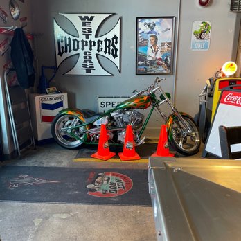 Guppies Hot Rod Grille - Entrance - Soup Near Me - Kimberly, Idaho