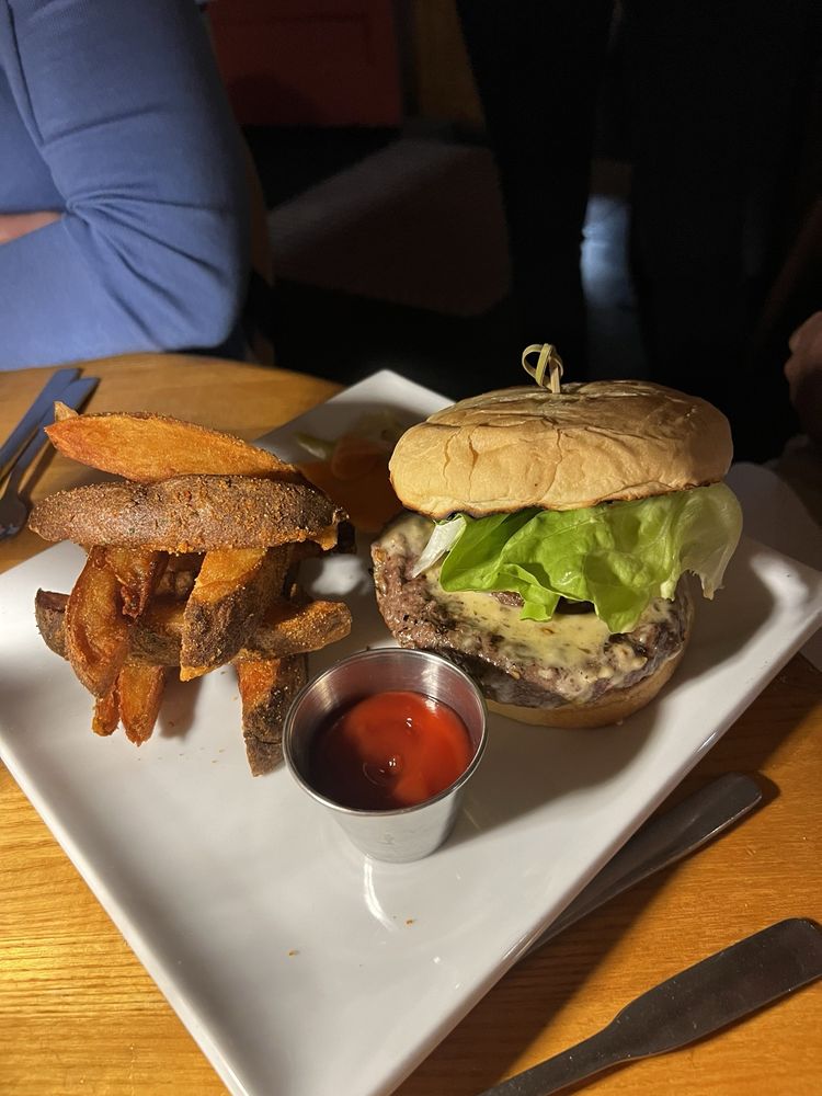 ELI’S - Updated September 2024 - 49 Photos & 99 Reviews - 456 Chapel St ...