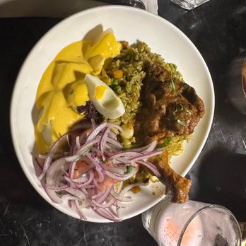 CVI.CHE 105 - Rice with Chicken / Arroz con Pollo* - Peruvian Near Me - Miami, Florida CVI.CHE 105 - Rice with Chicken / Arroz con Pollo* - Peruvian Near Me - Miami, Florida