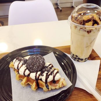 One Bite Cafe - Oreo Croffle and Dalgona Milk Tea with black sugar boba - Desserts Near Me - Seattle, Washington One Bite Cafe - Oreo Croffle and Dalgona Milk Tea with black sugar boba - Desserts Near Me - Seattle, Washington