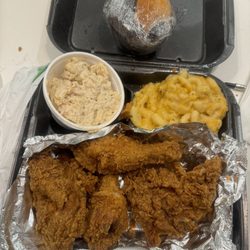 Victoria's Kitchen & Catering - Fried chicken (dark meat) platter