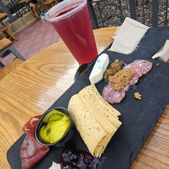 BaseLine Tap House - Lounges Near Me - Lake Buena Vista, Florida
