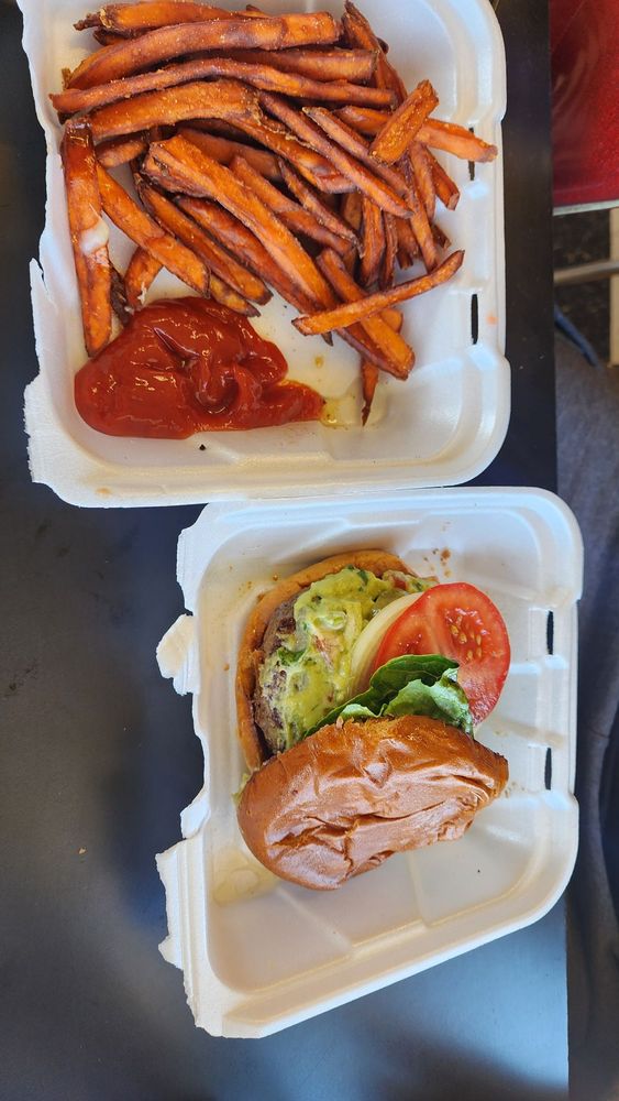 Burgerlicious Logo