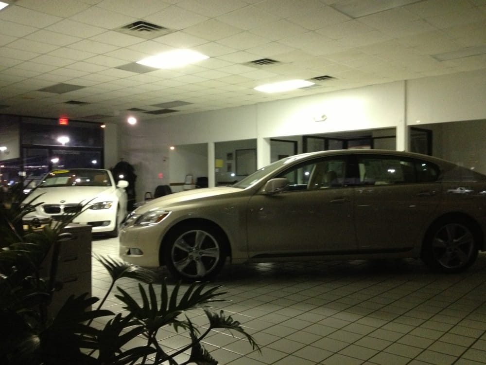 REINHARDT MOTORS 10 Photos Car Dealers 845 Eastern Blvd