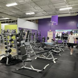 Anytime Fitness - Free weights area