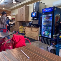 Julio's Pizza Co. - Inside
