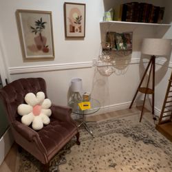 Fay Cafe - Grab a book and take a seat in our library