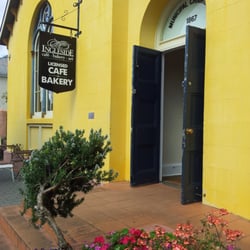 Ingleside Bakery - Front entrance