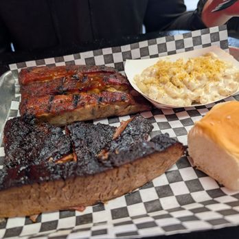 Smoked Out BBQ - Brisket, ribs, Mac&cheese - Food Trucks Near Me - Santa Clara, California Smoked Out BBQ - Brisket, ribs, Mac&cheese - Food Trucks Near Me - Santa Clara, California