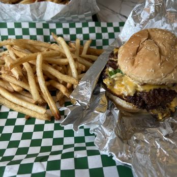 Sandies - Burgers Near Me - Whitby, Ontario