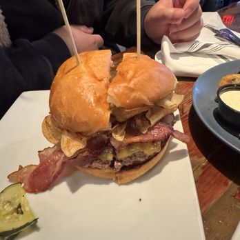 Beer Kitchen - Brickhouse Burger - Gastropubs Near Me - Kansas City, Missouri