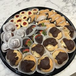 The Rolling Scones Bakery & Cafe’ - Pastry trays