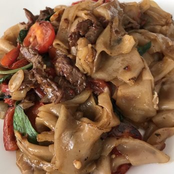 SriPraPhai Thai Restaurant - Drunken noodle - Thai Near Me - Woodside, New York SriPraPhai Thai Restaurant - Drunken noodle - Thai Near Me - Woodside, New York