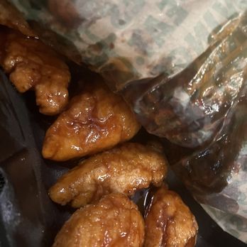 Wingstop - Maple sriracha boneless wings - Chicken Wings Near Me - Bridgeport, Connecticut