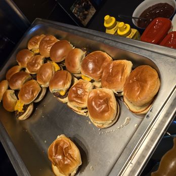 Tavern On The Point - Cocktail Bars Near Me - Chicago, Illinois