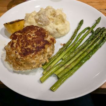 Matchbox - One Loudoun - Crab cakes entree - New American Near Me - Ashburn, Virginia