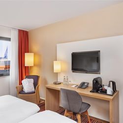H+ Hotel Bochum - Guest room