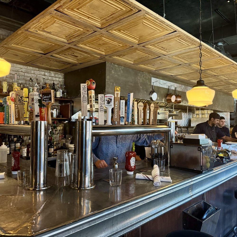 Au Cheval - Bar - Bars Near Me - Chicago, Illinois Au Cheval - Bar - Bars Near Me - Chicago, Illinois