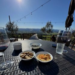 Moose Mountain Vineyards - Amazing view and amazing weather.