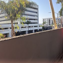 Kaiser Permanente Inglewood Medical Offices - View from the parking lot