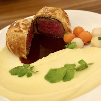 Gordon Ramsay Hell’s Kitchen - Beef Wellington - Bars Near Me - Mashantucket, Connecticut