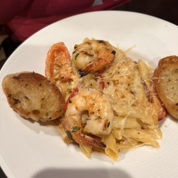 Della J's Delectables - Jambalaya with garlic toast - Southern Near Me - Alexandria, Virginia