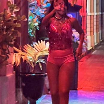 Guantanamera Cigars - Old fashioned Tropicana's dancer! - Tobacco Shops Near Me - Miami, Florida