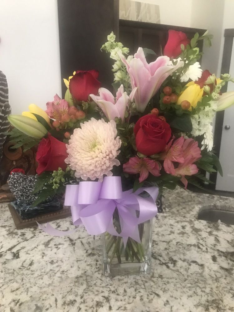 Flowers And More by Erin Logo