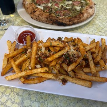 Off The Rails Brewing - Garlic Cajun fries - Breweries Near Me - Sunnyvale, California Off The Rails Brewing - Garlic Cajun fries - Breweries Near Me - Sunnyvale, California