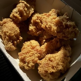 bb.q Chicken Virginia Square - Chicken Shop Near Me - Arlington, Virginia
