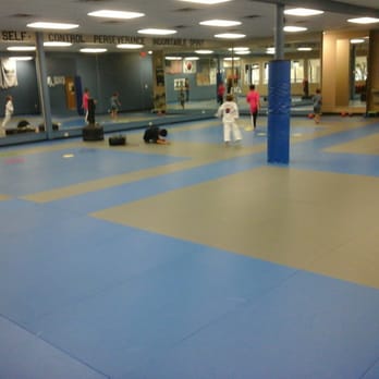 Lakeway TaeKwonDo - Fun afterschool activities at Lakeway Taekwondo. The kids have a blast and show eachother great respect. - Taekwondo Near Me - Austin, Texas