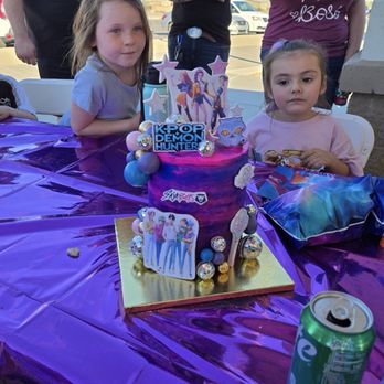 Noni's Custom Cakes By Victoria - Huntrix Demon Hunter theme cake! - Custom Cakes Near Me - Buckeye, Arizona