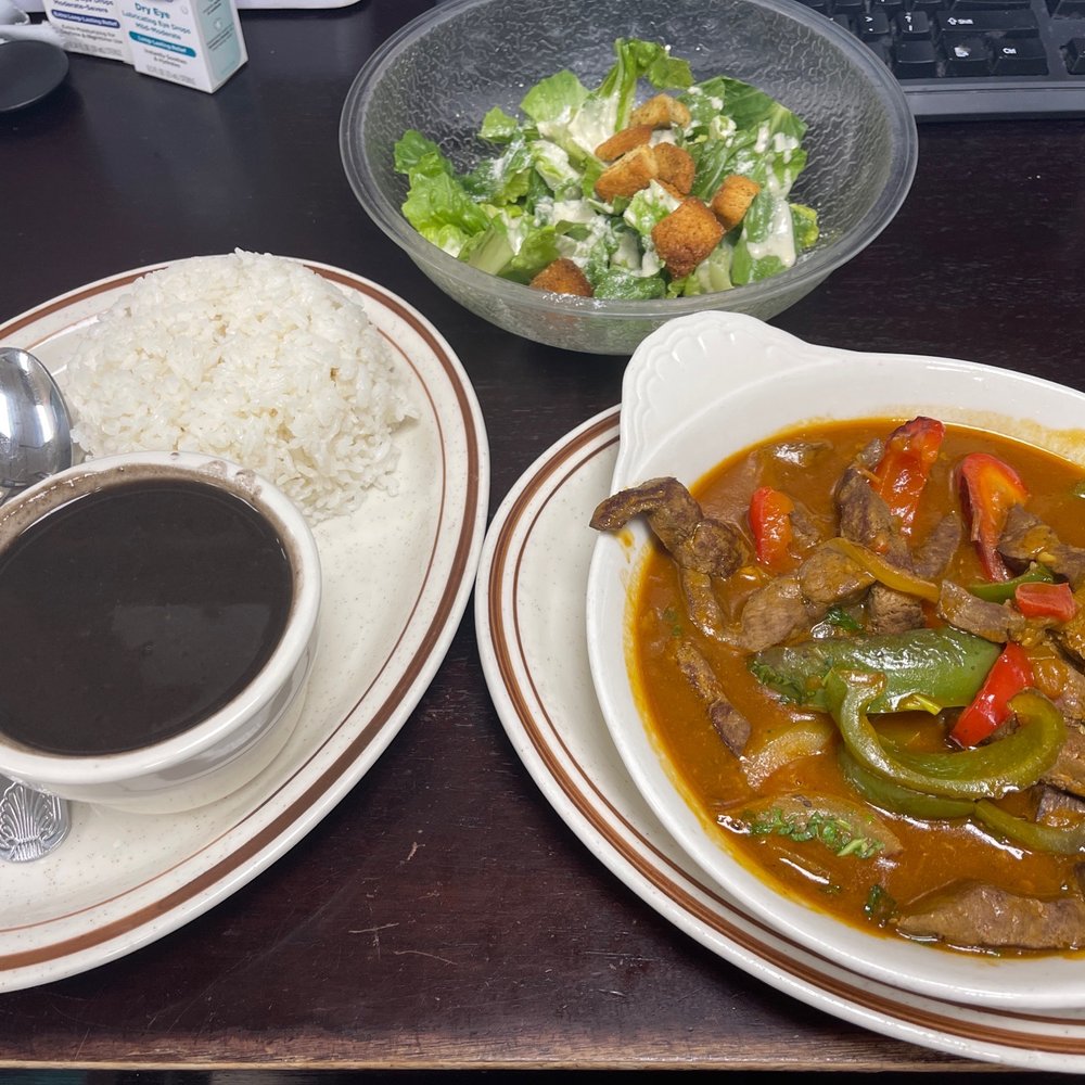 Caribe Cafe Restaurant - Higado a La Italiana - excellent sauce! Liver taste is a bit strong, but great firm yet soft consistency - Latin American Near Me - Miami, Florida