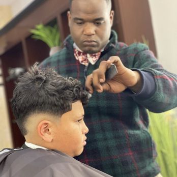 No Grease - Four Seasons - Keeping our clients fresh is our commitment. - Barbers Near Me - Greensboro, North Carolina No Grease - Four Seasons - Keeping our clients fresh is our commitment. - Barbers Near Me - Greensboro, North Carolina