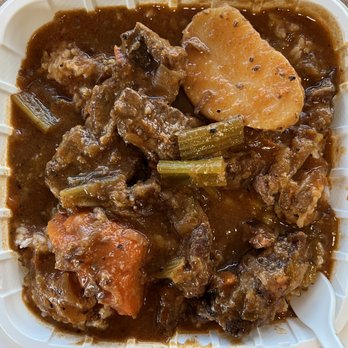 Young's Fish Market - Beef stew plate. Hearty and heavy upon a bed of rice. - Hawaiian Near Me - Honolulu, Hawaii Young's Fish Market - Beef stew plate. Hearty and heavy upon a bed of rice. - Hawaiian Near Me - Honolulu, Hawaii