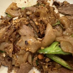 Pad See Ew (with beef) Pad See Ew (with beef)