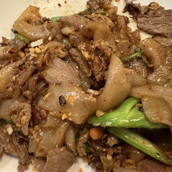 Kiin Imm Thai Restaurant - Vienna - Pad See Ew (with beef) - Thai Near Me - Vienna, Virginia Kiin Imm Thai Restaurant - Vienna - Pad See Ew (with beef) - Thai Near Me - Vienna, Virginia