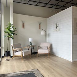 Desert body bar - Waiting area