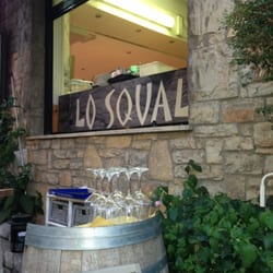 Pizzeria Lo Squalo - Inviting outside patio
