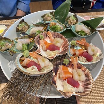 Hana Izumi - Chirashi platter - Japanese Near Me - Millbrae, California